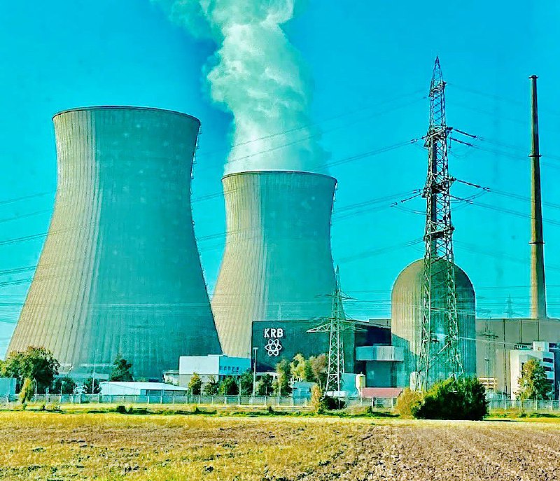 💥 Обратный отсчёт пошёл: в субботу взорвут градирни атомной станции в ГундреммингенеВ эту субботу ровно в 12:00 две гигантских г...