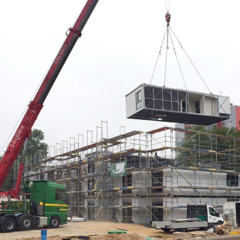 🏗 Жильё над супермаркетом: в Аугсбурге строят необычный дом с микро-апартаментамиВ районе Леххаузен в Аугсбурге реализуют нестан...