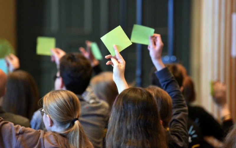 ⚠️ Скандал вокруг молодежного центра в Аугсбурге: «Зеленая молодежь» предостерегает от «Aljuza»